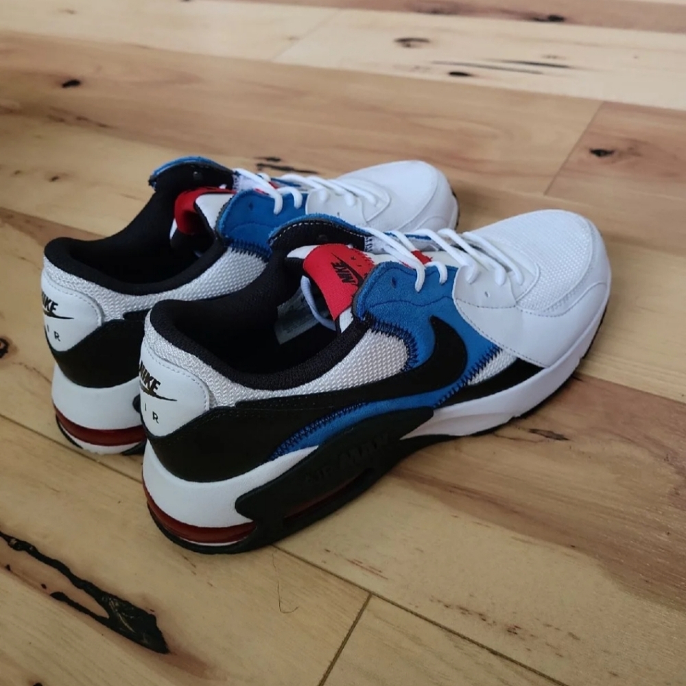 Nike shoes 9.5